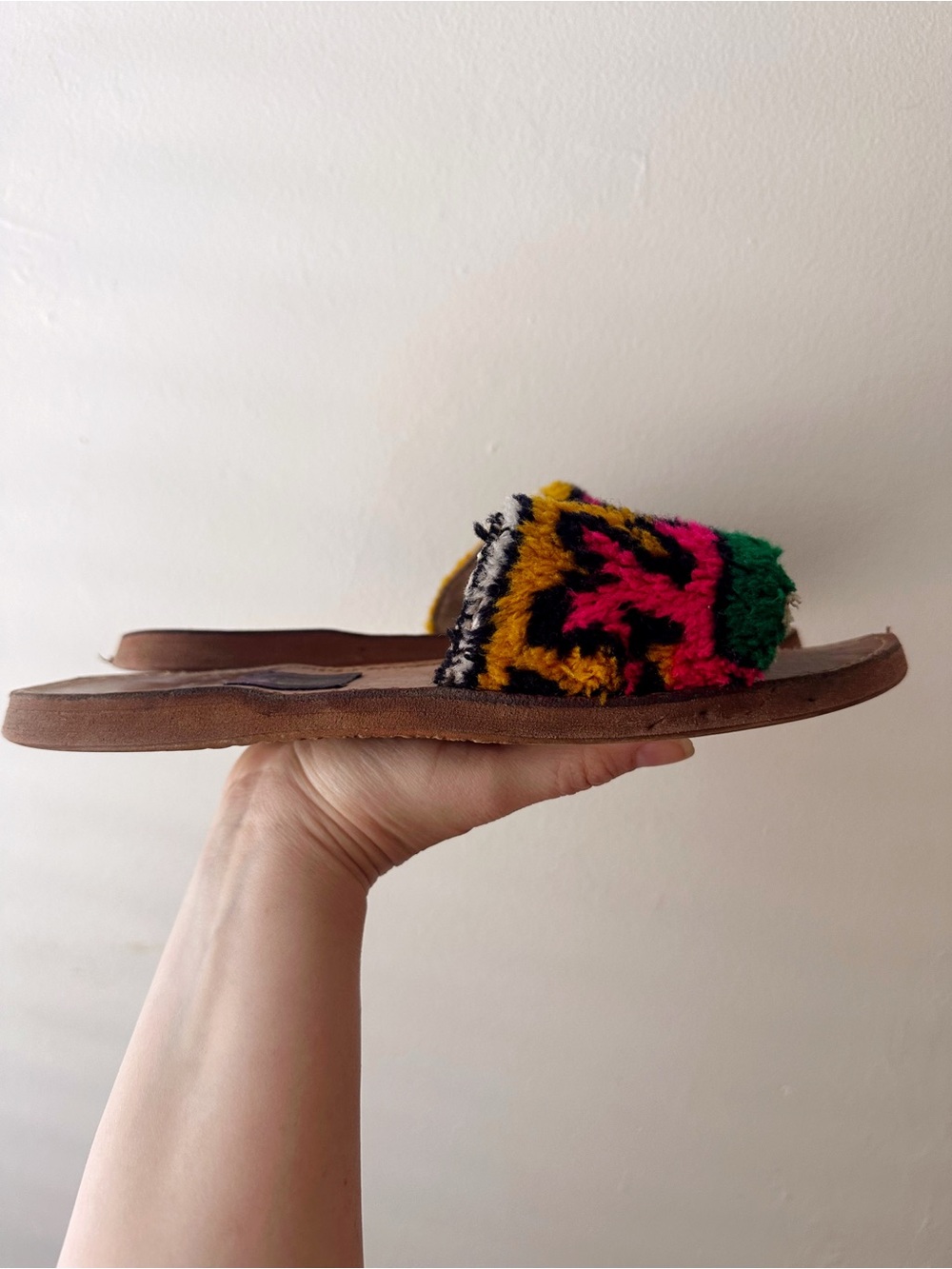 Res Ipsa • Kilim Rug Sandal in Pink/Green/Yellow - Picture 4 of 12